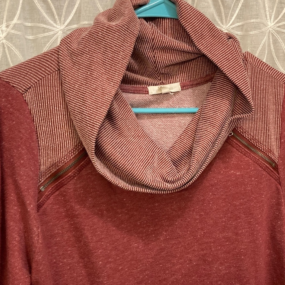 Maurices Cowl Neck Pull Over - Picture 3 of 10